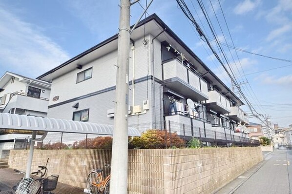 ルミエールAの物件外観写真